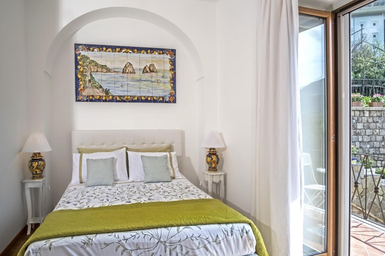 Faraglioni Di Sorrento Guesthouse Extérieur photo