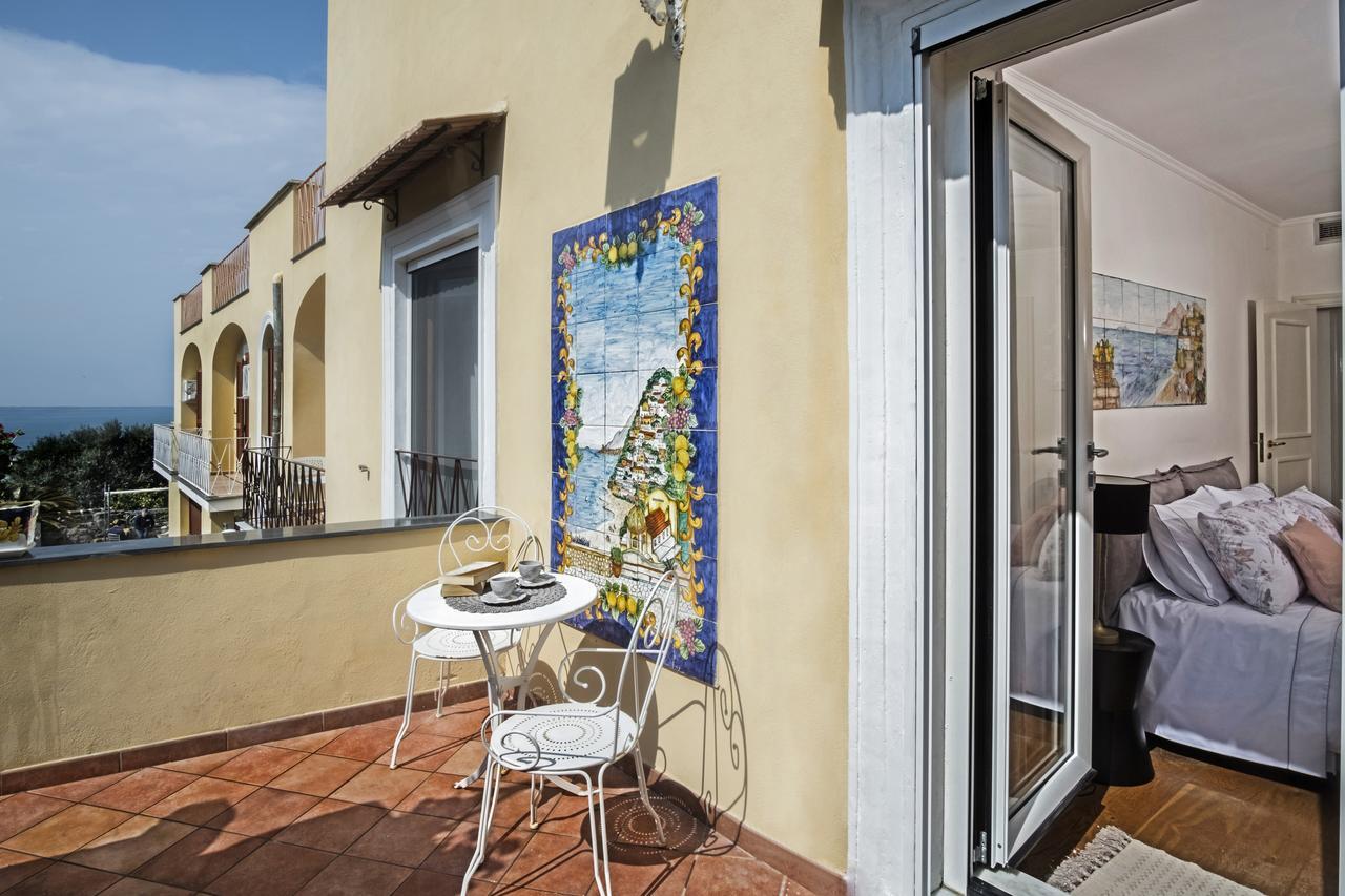 Faraglioni Di Sorrento Guesthouse Extérieur photo